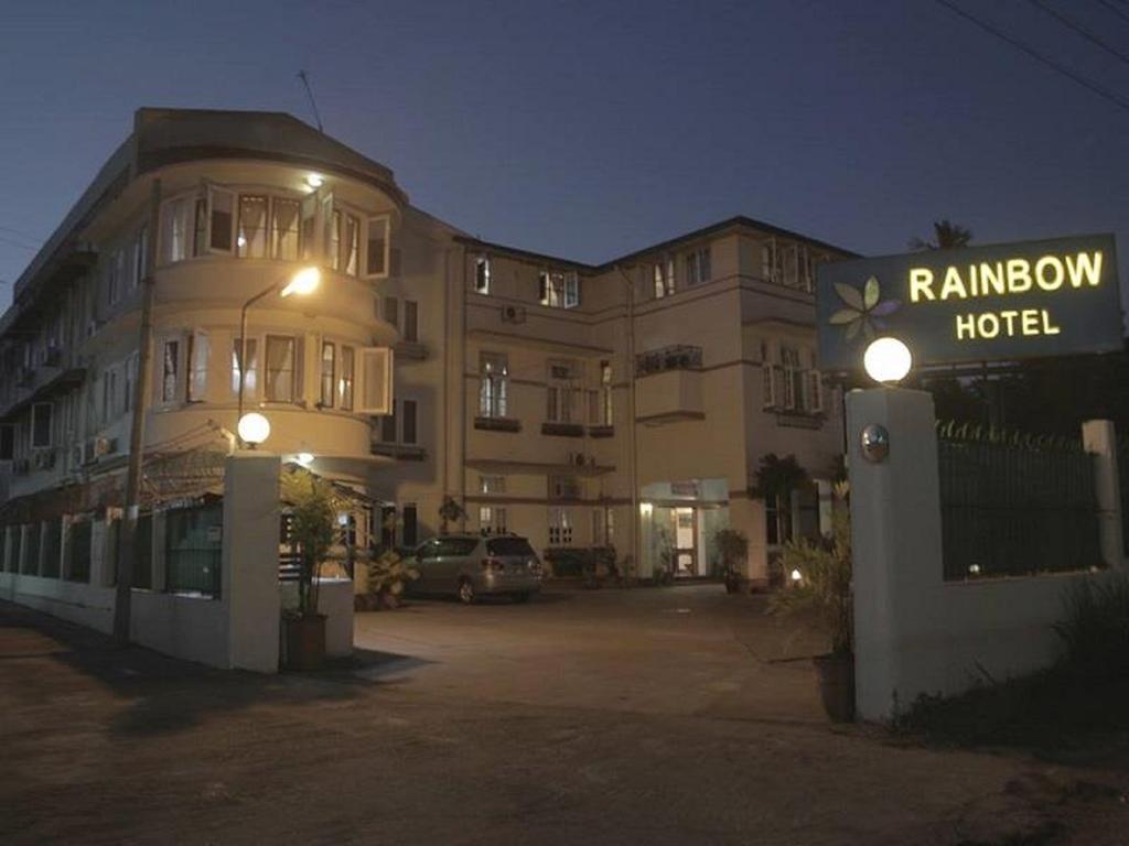 Rainbow Hotel Rangoon Buitenkant foto
